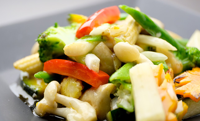 季節野菜の天然塩炒め