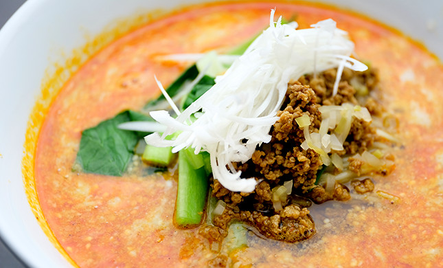 胡麻の香り際立つ担々麺